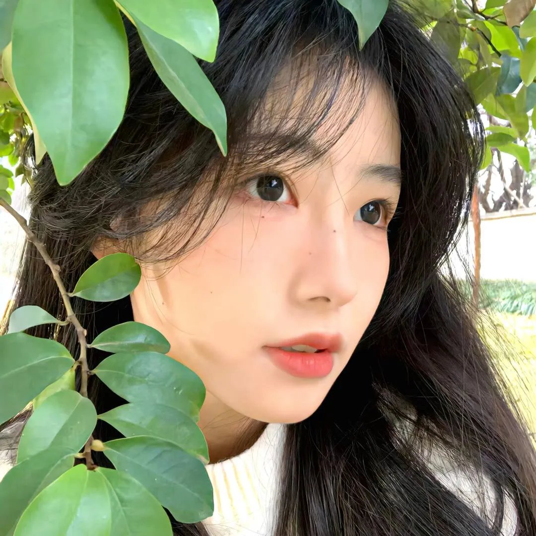 蒙面纱的男子